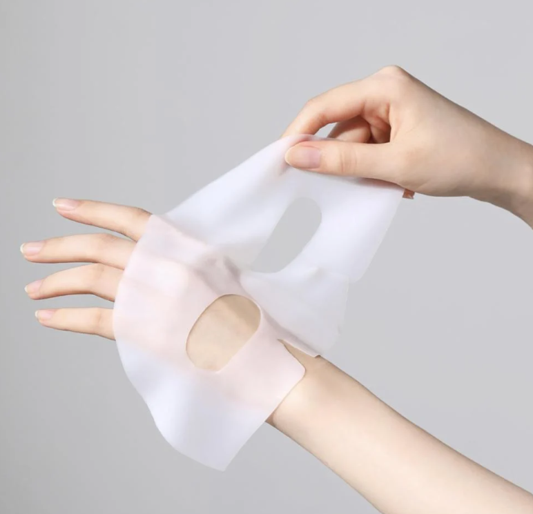 العبوة تحتوي على 4 قطع من قناع الكولاجين الليلي